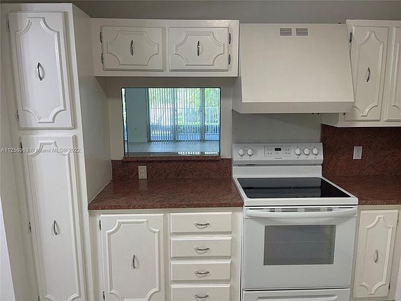 4th image of 2851 NE 183rd St APT 110E
