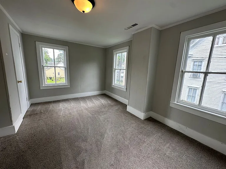 201 W Cypress St — Photo 11
