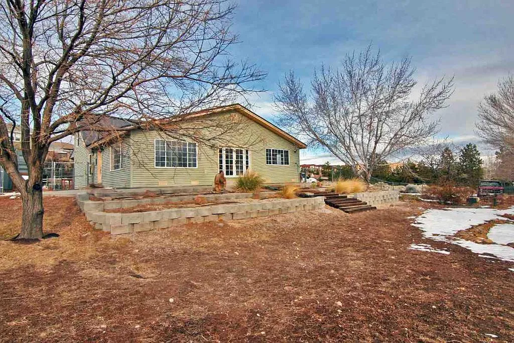 290 Eleanor Ave photo 1