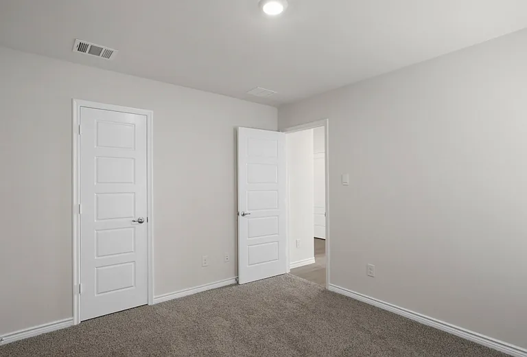 2105 Hunter Ln — Photo 11