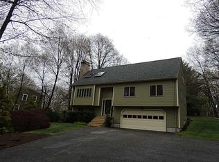 82 Woodland St, Lincoln, RI 02865