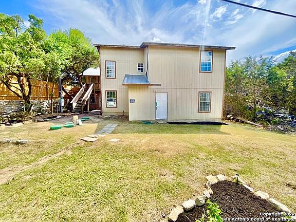 3rd image of 829 Glenn Dr