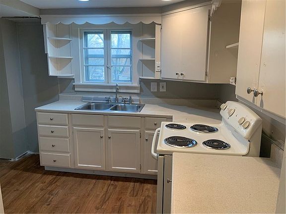 3rd image of 6829 College Ave