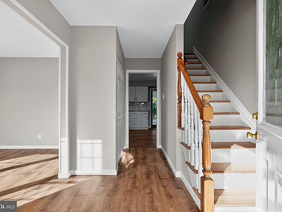 3rd image of 14 Benner Rd