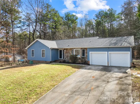 121 Rustic Way Ln, Mooresville, NC 28117