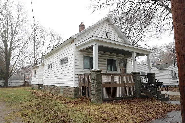 202 Elm St photo 1