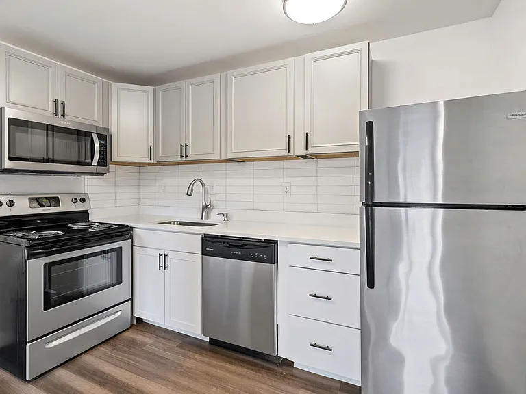 Boulevard 99 Apartments — Photo 34