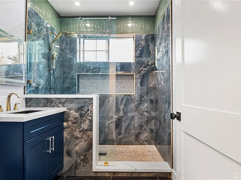 727 E Myrtle Ave #B — Photo 18