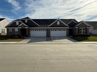 42791 Arbor Dr, Clinton Township, MI 48038