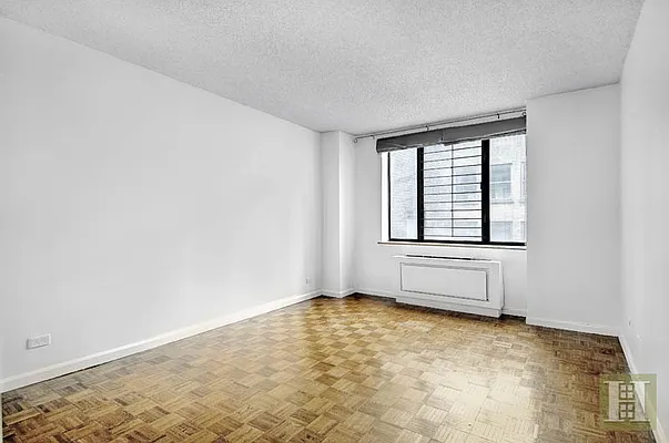 Rented by Halstead Real Estate | media 8