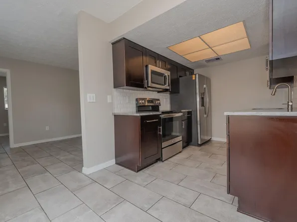 350 Socrates Dr APT A, Dunedin, FL 34698