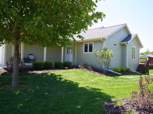 918 Hawthorne Ct, Manitowoc, WI 54220