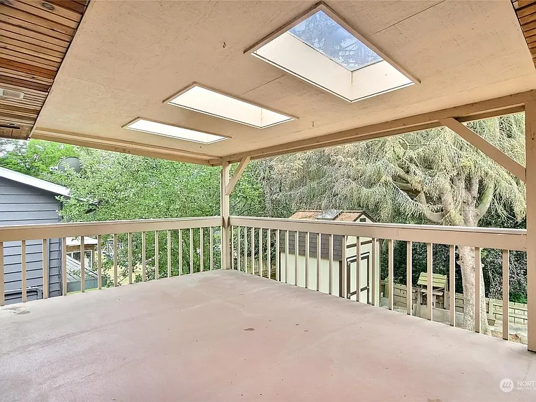 3527 Shattuck Ave S — Photo 20