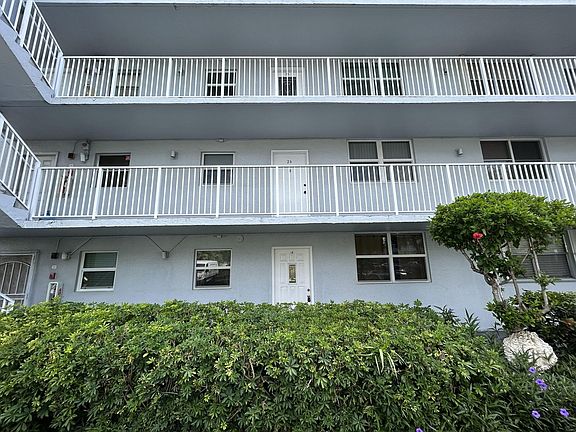 2nd image of 104 Royal Park Drive #1b