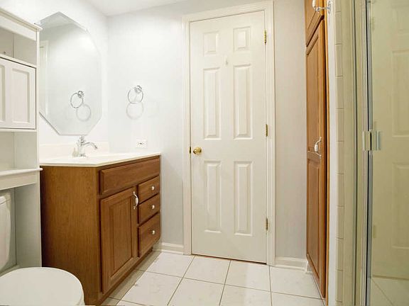 5th image of 180 Cascade Dr