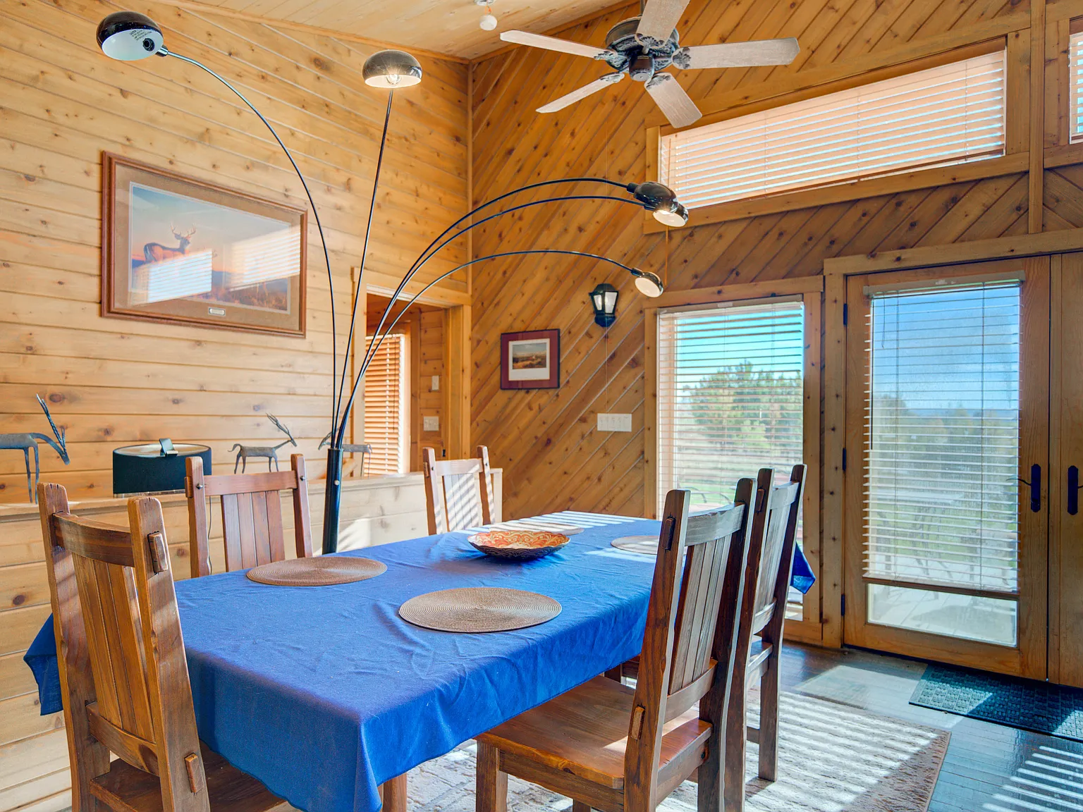 3 bed, 2000 sqft, $3,000 — Photo 2