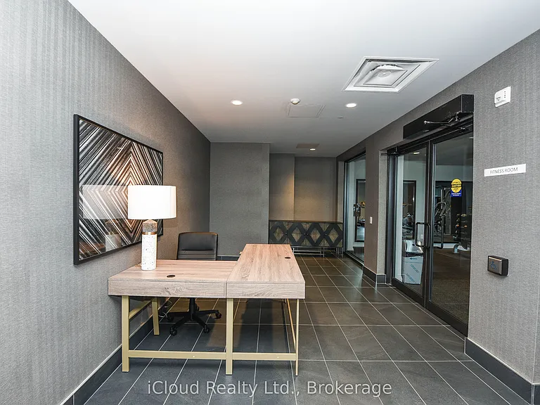 95 Dundas St W #4 — Photo 8