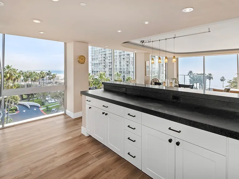 1810 Avenida Del Mundo #508 — Photo 16