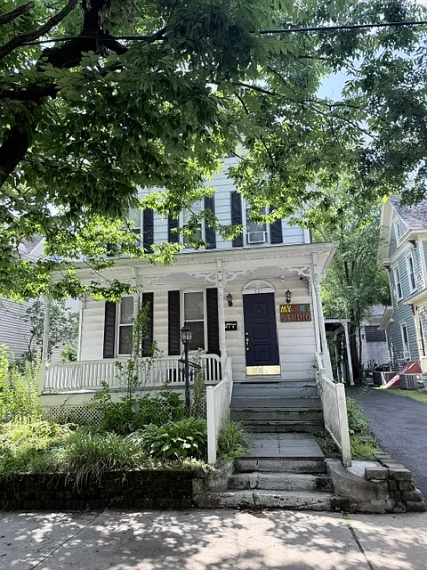 2 bed, 920 sqft, $1,700 — Photo 3