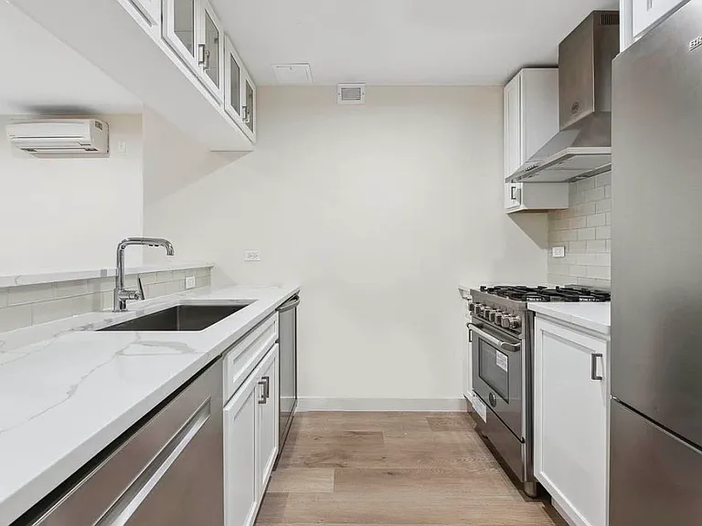 1105 Lex Ave #4B — Photo 2