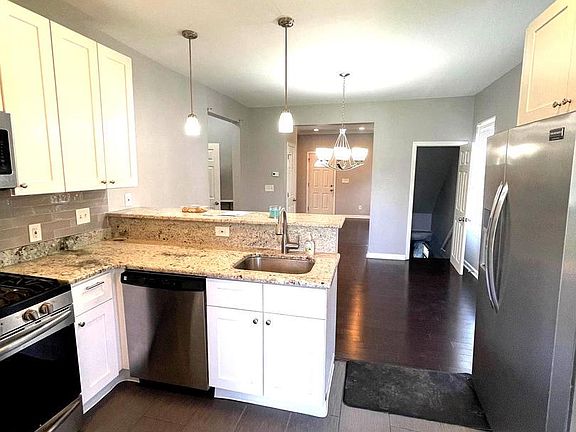 3rd image of 3615 Woodbine Ave