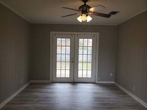 2nd image of 1000 Ronald St