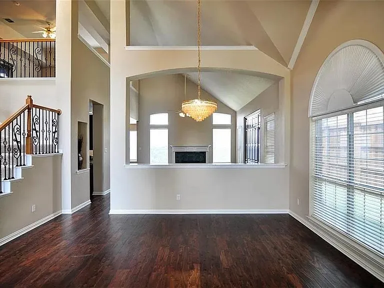 4561 Risinghill Dr — Photo 3
