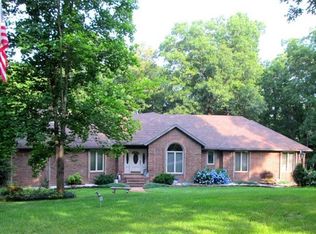 2502 W Canyonwood Ct, Nixa, MO 65714