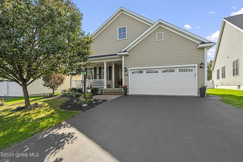 3rd image of 105 Waverly Circle