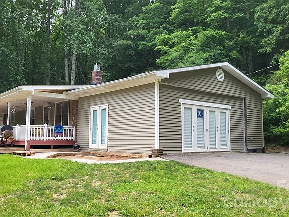 2nd image of 9 Wooded Valley Ln