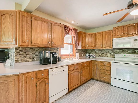 3rd image of 2029 Hazelwood St N