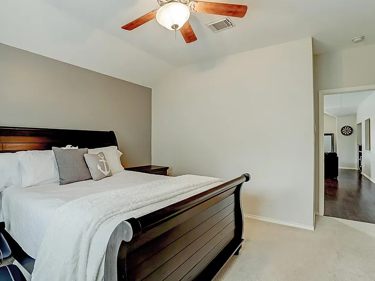 2937 W Dallas St — Photo 9