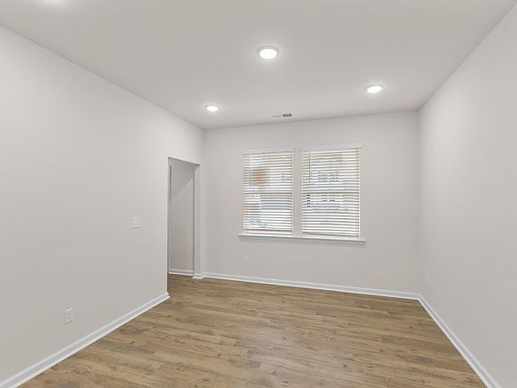 4th image of 5066 Tullamore Dr