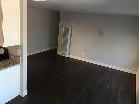 4th image of 3735 32nd St APT 1