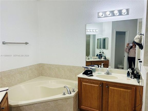 4th image of 10963 NW 87th Ln
