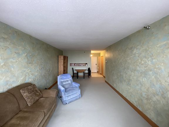2nd image of 291 7th St W APT 1602
