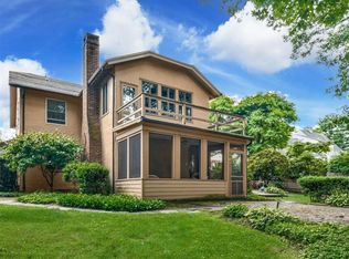 49 Summit Dr, Huntington, NY 11743