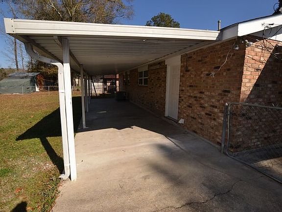 5th image of 209 Cypress Dr