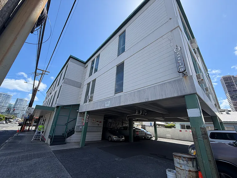 1096 S Beretania St #206 — Photo 6