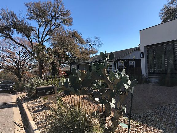 3rd image of 2107 La Casa Dr