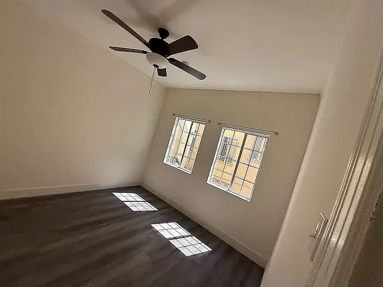 5527 Barton Ave — Photo 8