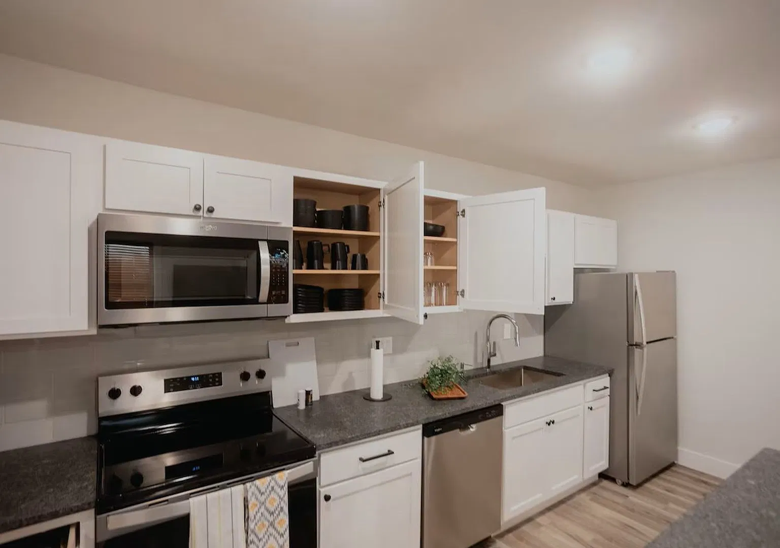 Central Hotel Lofts | Upscale Furnished Downtown Living — Photo 2