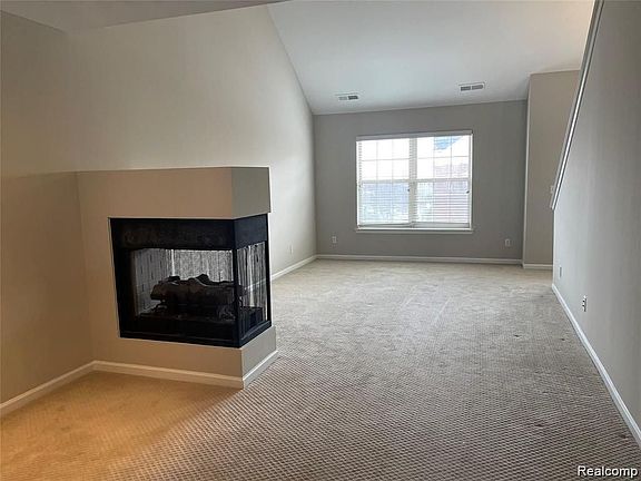 4th image of 3031 Camden Dr #26