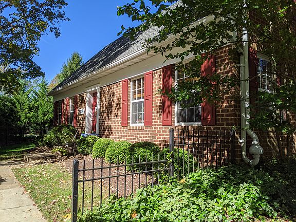 4th image of 9758 Pleasant Gate Ln