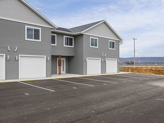 2nd image of 546 Sunrise Dr
