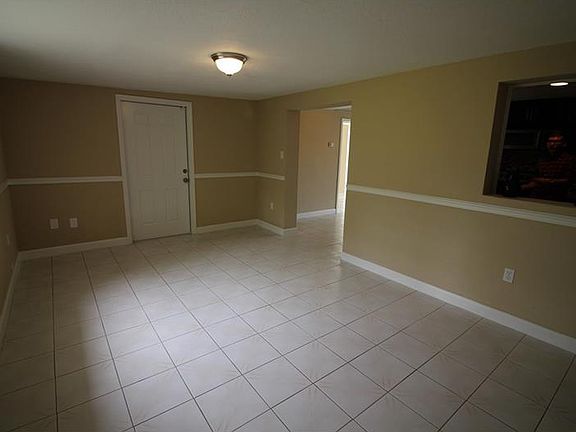 3rd image of 5823 Wingate Dr