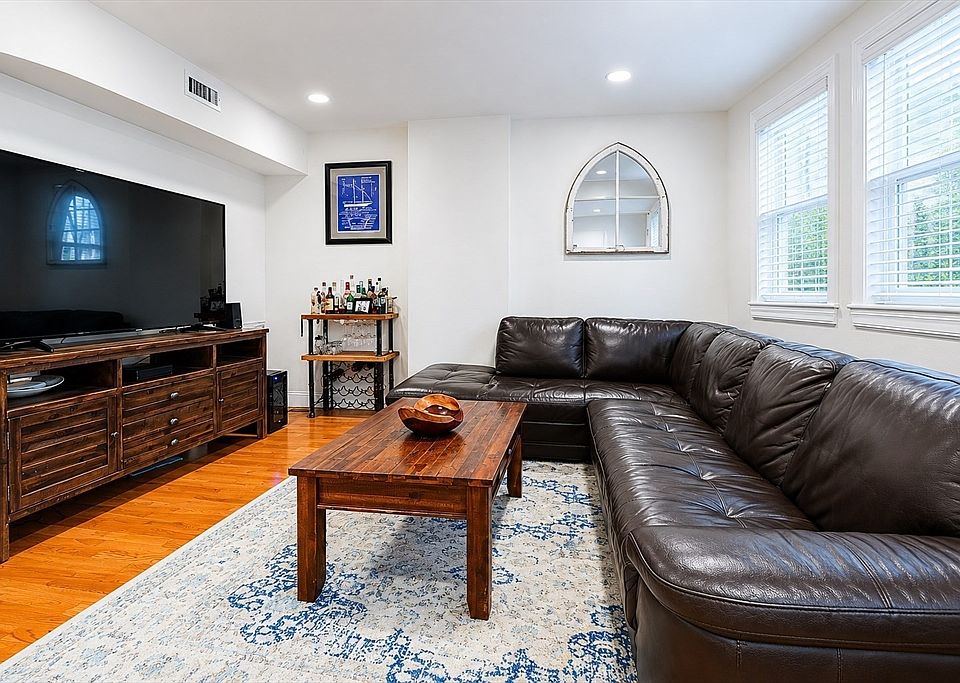 1st image of 15 Garrison St APT 1