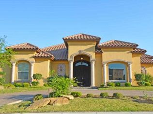 3001 Chaucer Dr, Laredo, TX 78041