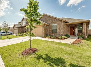 636 Creekview Dr, Sanctuary, TX 76020