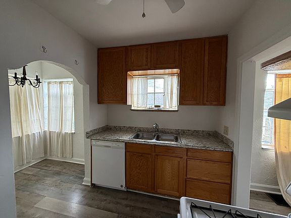 4th image of 230 S Dale Ct APT A